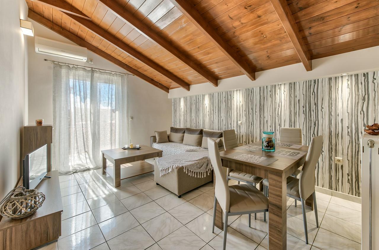 Beautiful Center Apartment