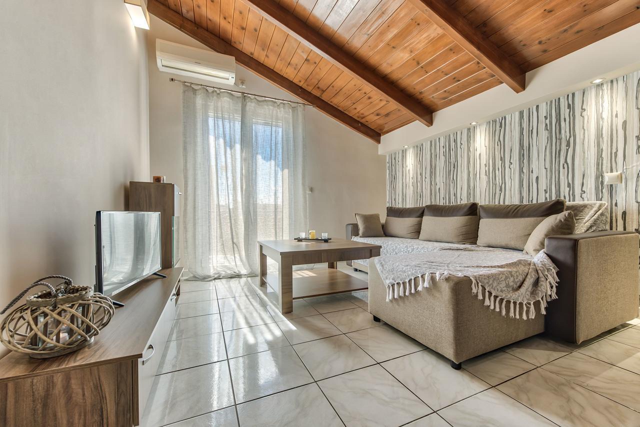 Beautiful Center Apartment